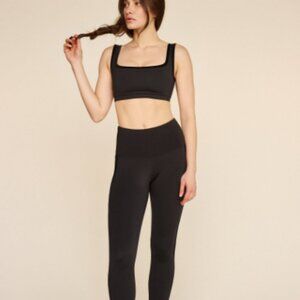 NEW Strut This bra and legging set in black with velvet trim.